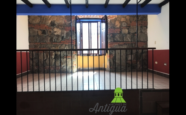 PROPERTY HOUSE 2.5 BLOCKS FROM THE CENTRAL PARK FOR RENT