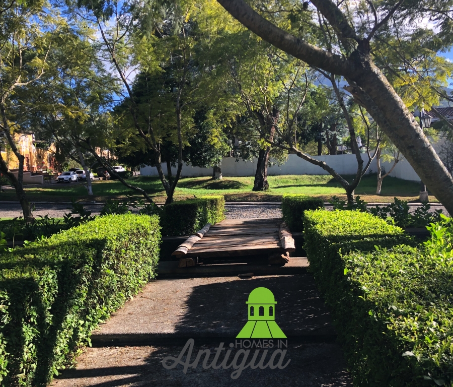 Homes in Antigua Terreno en venta en Antigua Guatemala
