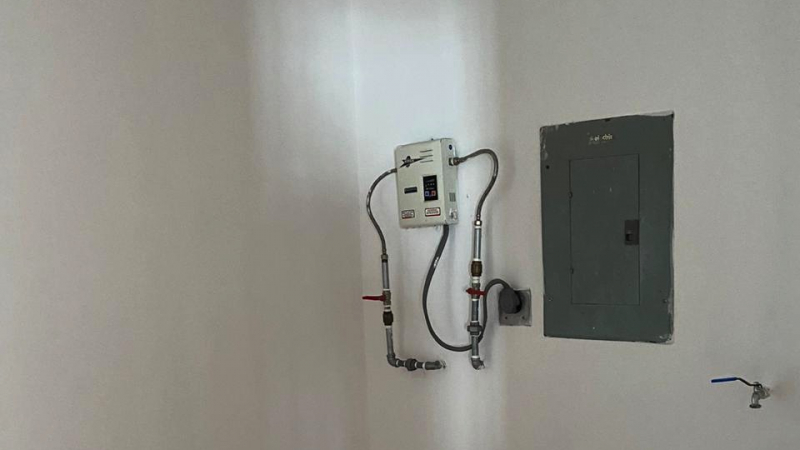 Homes in Antigua - Casa en renta en condominio sin muebles