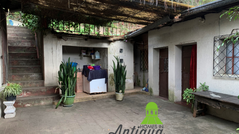 Casa para remodelar en el centro de Antigua Guatemala