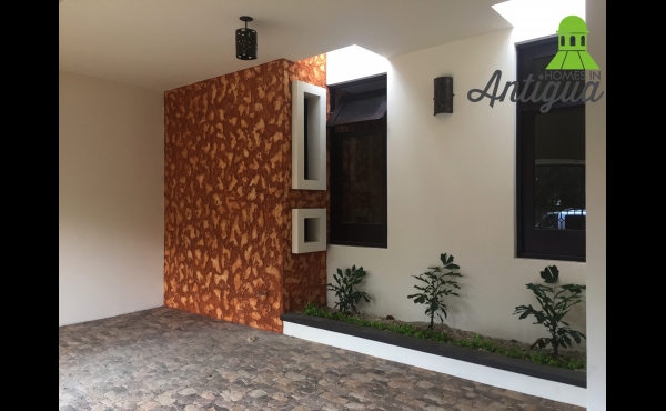 House for sale in Antigua Guatemala